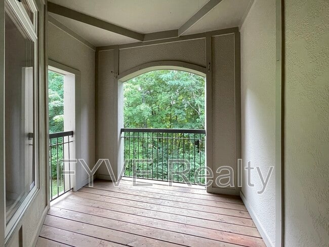 Building Photo - 320 Old Hickory Blvd