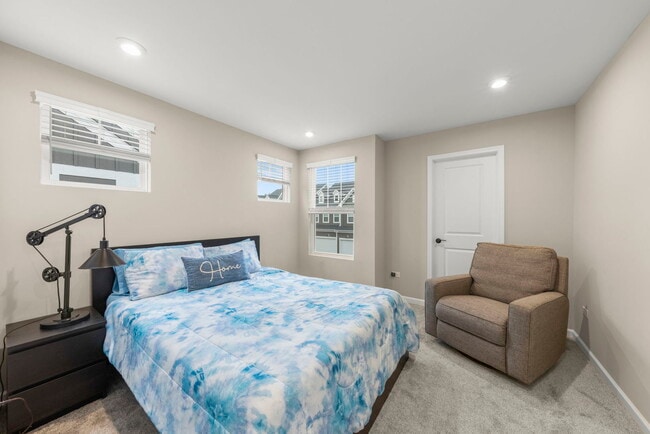 Building Photo - 2220 Weatherbee Ln