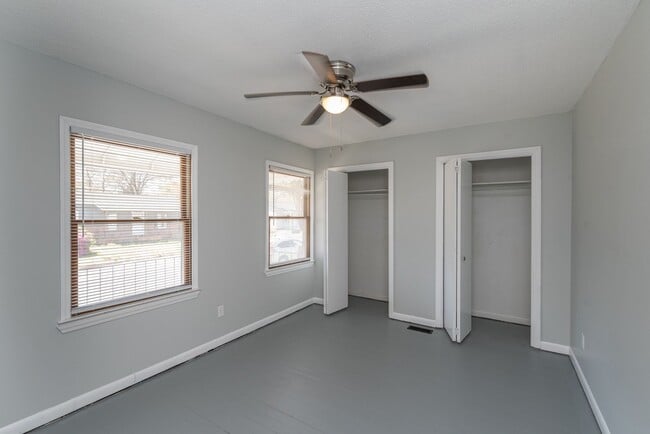 Building Photo - Updated 2 BD/ 2 BA home in Harrisburg avai...