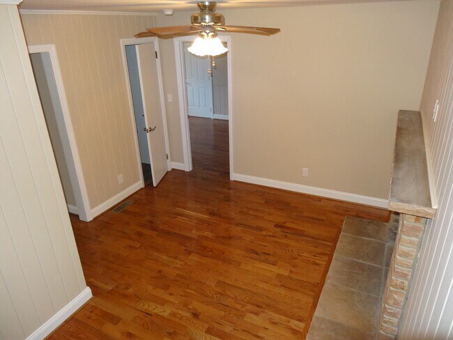 Building Photo - 5773 Gumtree Rd