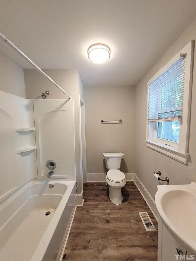 Building Photo - Gorgeous One Bedroom Home Coming soon!