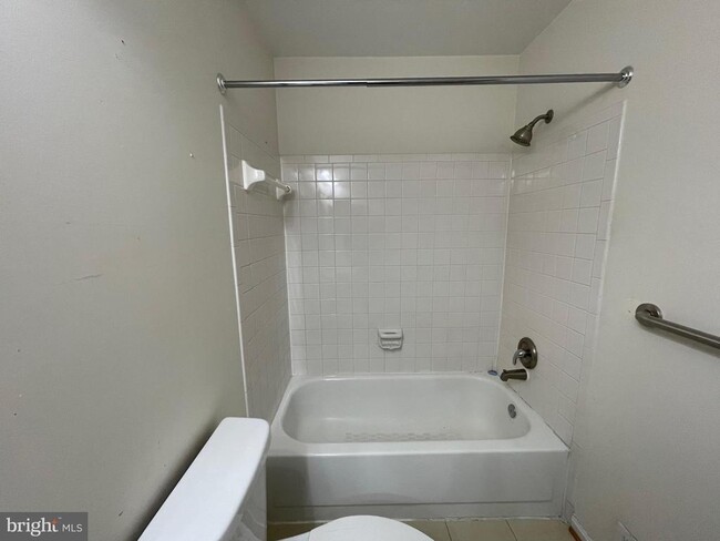 Building Photo - 17929 Milroy Dr