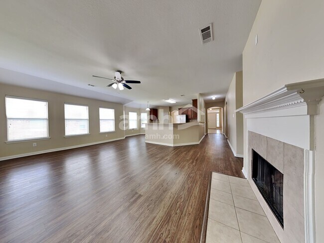 Building Photo - 245 Brookdale Dr