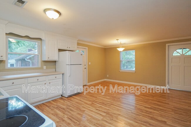 Building Photo - 717 Bennett St