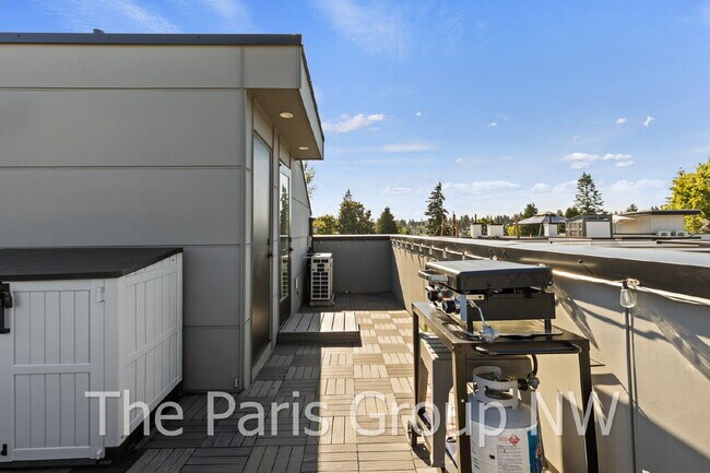 Building Photo - Mod Light-Filled 2023 West Seattle TH * Rooftop Deck, A/C & 3 Bedrooms