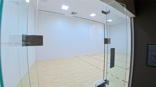 Building Photo - 225 N Miami Ave