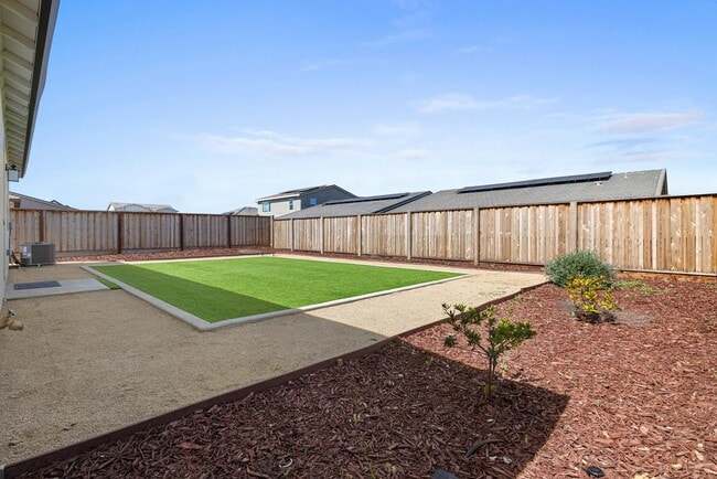 Building Photo - 2209 Greenhorn Rd