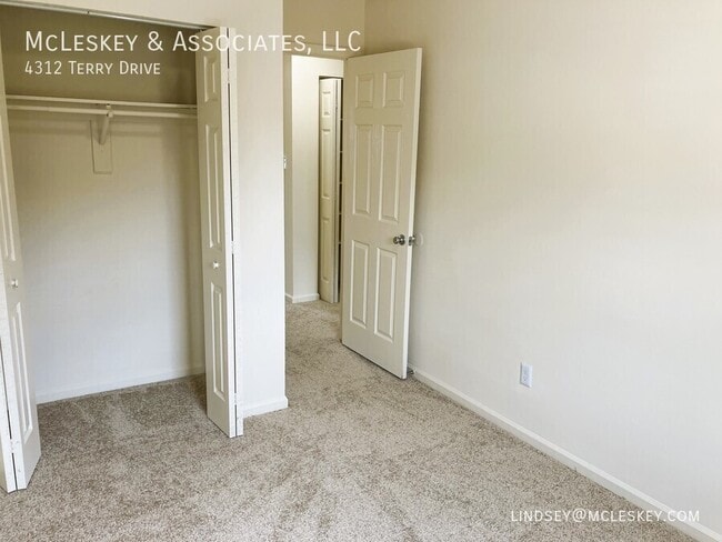 Building Photo - 4312 Terry Dr