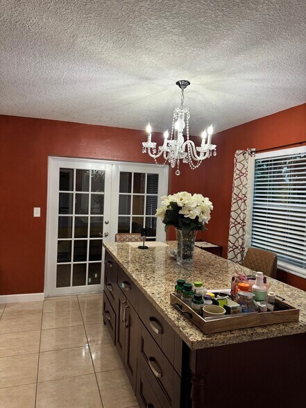 Kitchen Island (1) - 850 SW 50th Ter