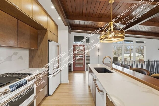 Building Photo - 3135 SW 23rd St