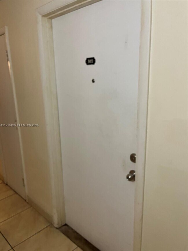 Building Photo - 8233 Harding Ave