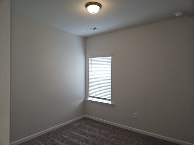 Building Photo - 14 Gresham Ct