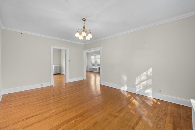 Building Photo - 89 Maplewood Ave
