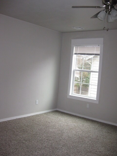 Building Photo - 9224 S Hudson Ave