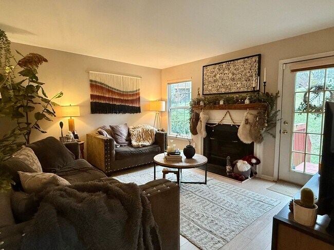 Building Photo - 602 Hamilton St