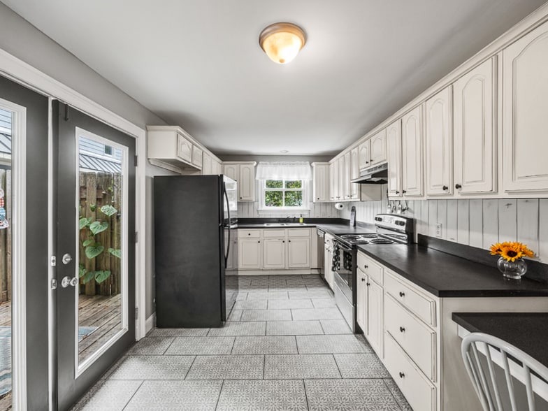 Building Photo - 722 Ellis St