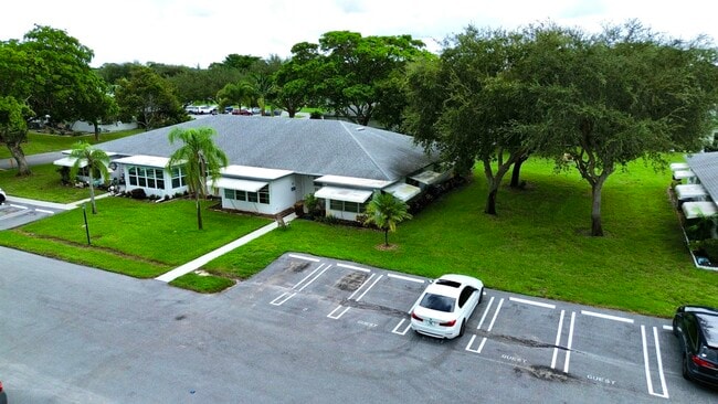 Building Photo - 1177 S Drive Cir