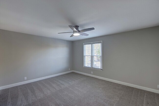 Building Photo - 1129 W Main St