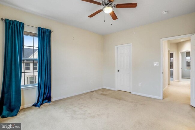 Building Photo - 5918 Jefferson Commons Way