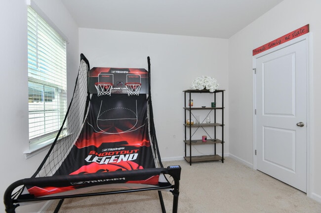 Building Photo - 4716 Reedy Creek Farm Cir