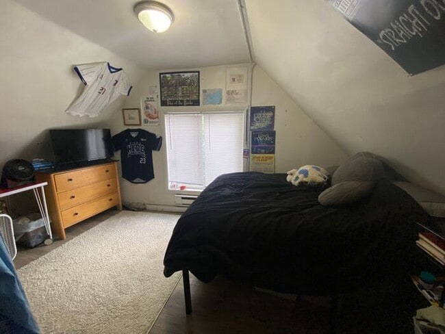 Building Photo - $625 | ROOMMATE WANTED | 7 Bedroom, 3 Bathroom House | Available for Immediate Move-In
