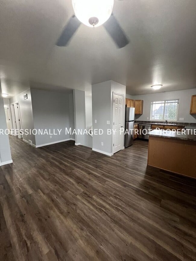 Building Photo - 319 Tall Grass Trail