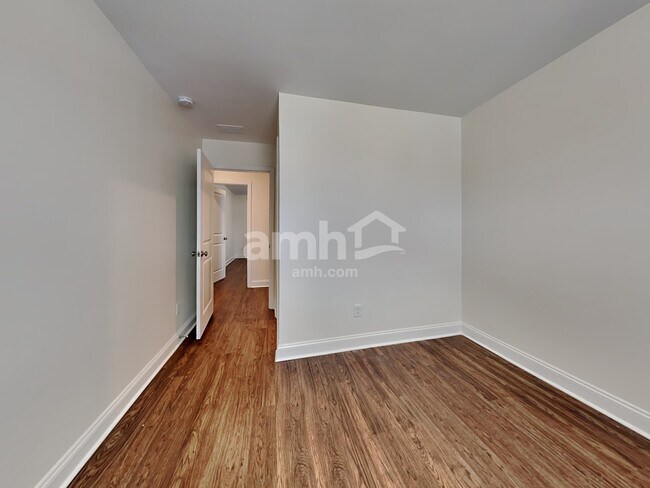 Building Photo - 445 Brookgreen Dr