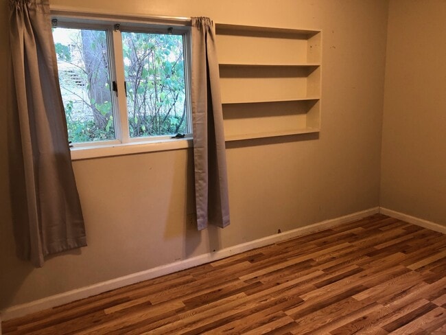 Bedroom - 419 Monroe St