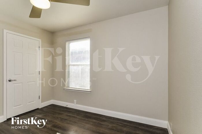 Building Photo - 8828 Yosemite Trail