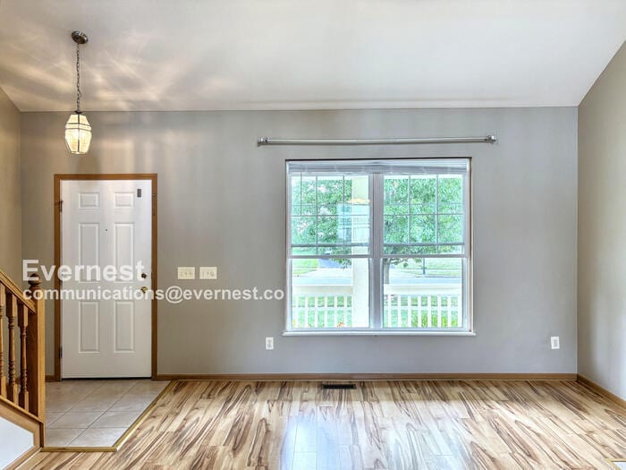Building Photo - 817 Bent Oak Dr