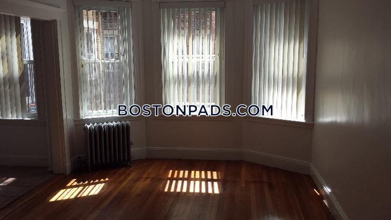 Building Photo - 149 Park Dr