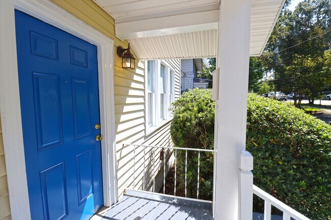 Building Photo - 1016 Laurens St
