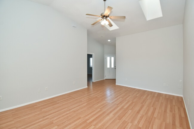 Building Photo - 9157 E 31st Ln