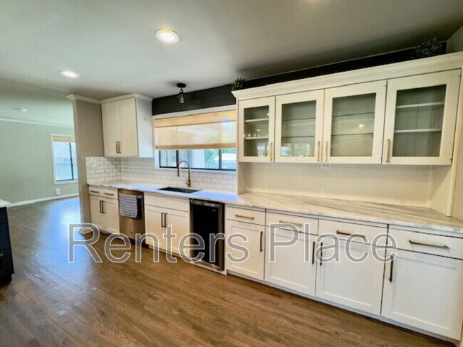Building Photo - 4051 E 46th Pl