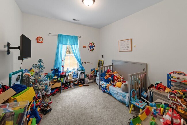 Building Photo - Comfort & Style Meet in This Beautiful 4 Bedroom Midway Home