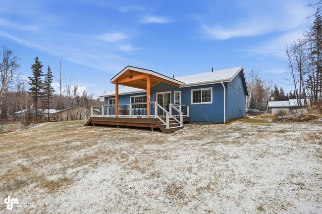 Building Photo - 3 BEDROOM | 2 BATHROOM | 2 CAR GARAGE