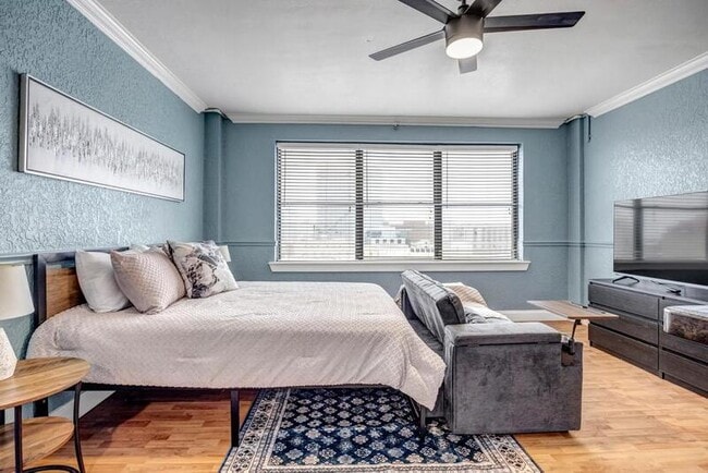 Primary Photo - 311 W Ashley St