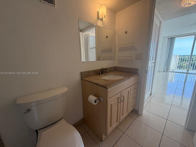 Building Photo - 1200 NE Miami Gardens Dr
