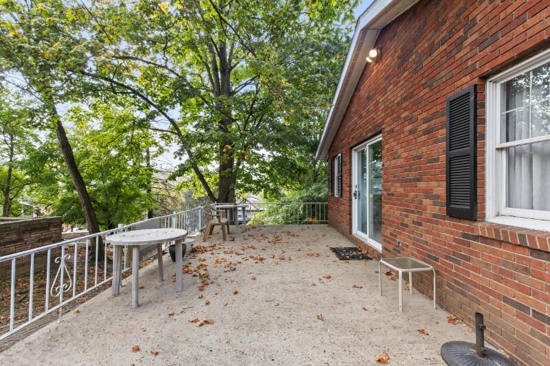 Building Photo - 1447 Beverly Dr