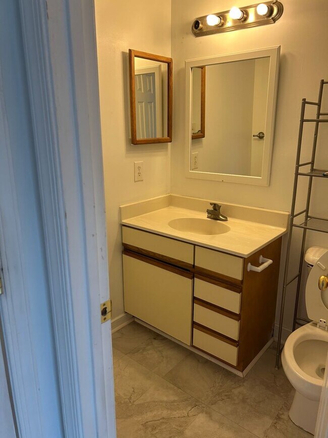 Building Photo - 7816 Coachford Ct