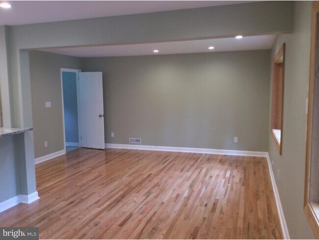 Building Photo - 55 Montgomery St