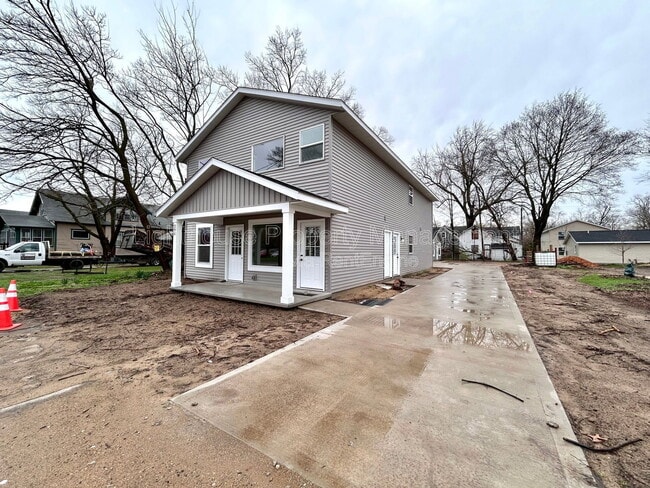 Building Photo - 310 Allen Ave