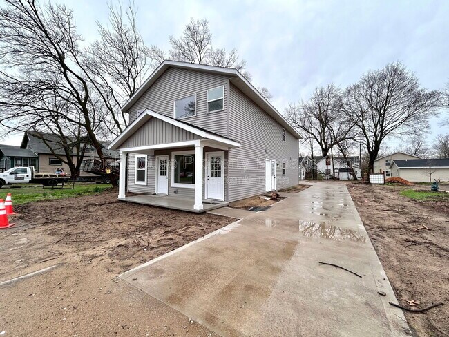 Building Photo - 313 Orchard Ave