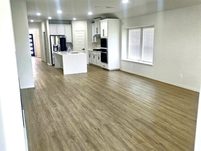 Building Photo - 15019 Crown Mnr Dr