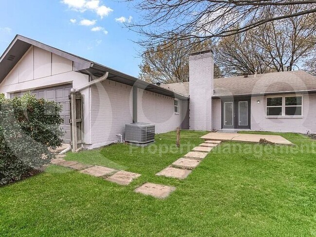 Building Photo - 306 Wildbriar Dr