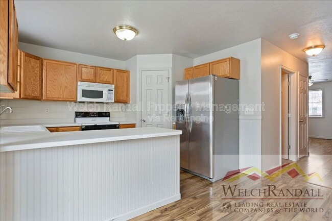 Building Photo - 460 E 475 N