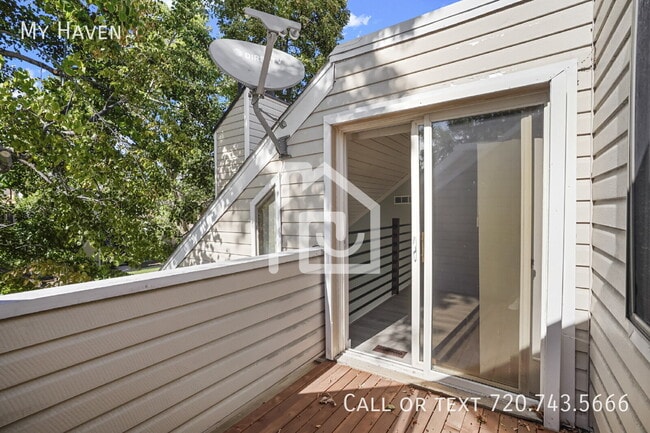 Building Photo - 2618 S Xanadu Way