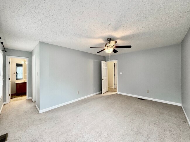 Building Photo - Golf Course Lot!! 4-Bedroom Home in Cypress Point!! Fenced Backyard & Dog Friendly!