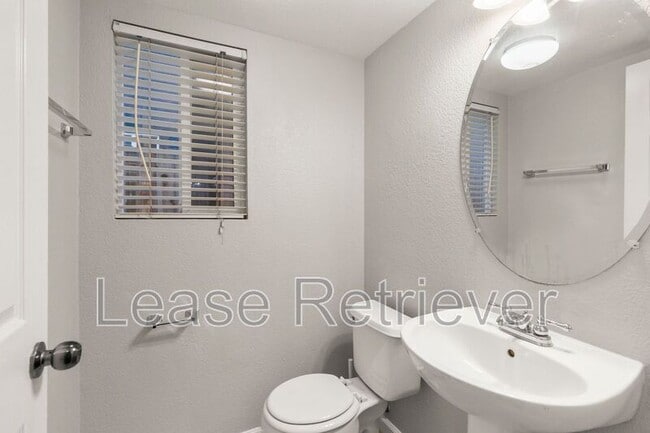 Building Photo - 1943 Remembrance Ln