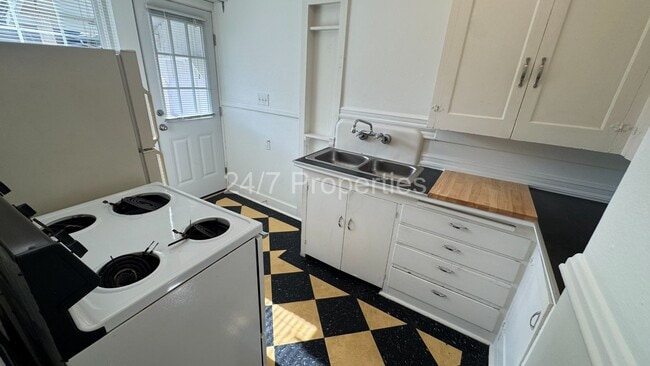 Building Photo - Vintage 1BD/1BA - Hawthorne/Belmont!